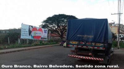 Outdoor Ouro Branco. Bairro Belvedere. Sentido Zona rural.