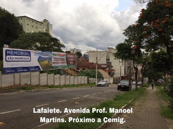 Outdoor Conselheiro Lafaiete. Avenida Professor Manoel Martins. Proximo a Cemig